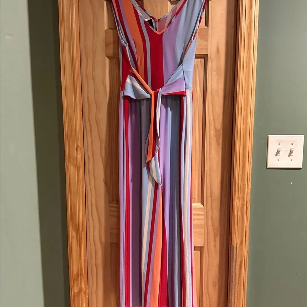 Donna Morgan Cropped Jumpsuit - Picture 2 of 4